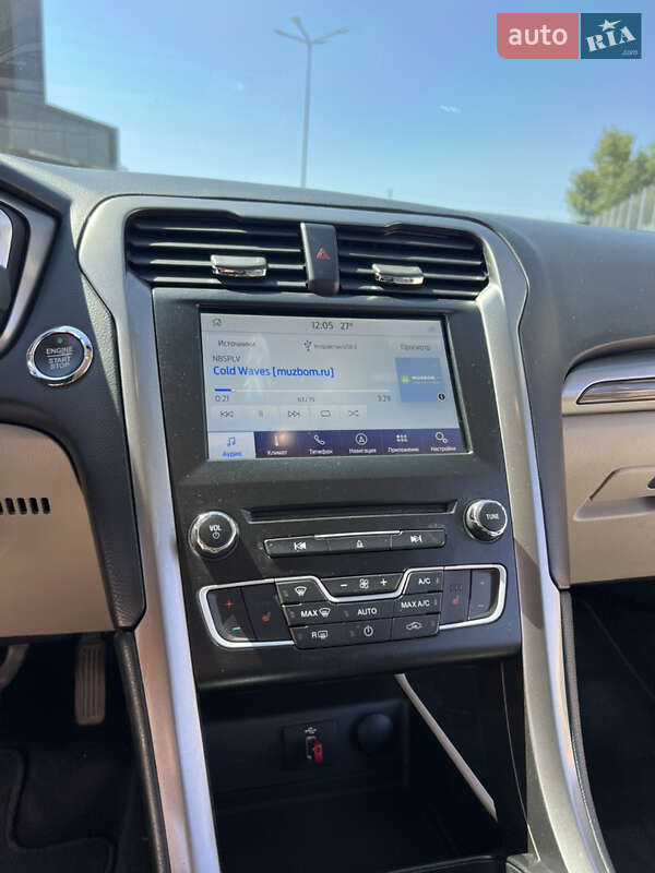 Седан Ford Fusion 2016 в Первомайську