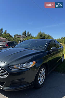 Седан Ford Fusion 2015 в 