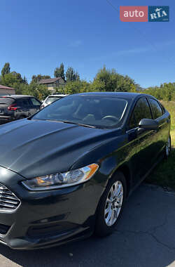 Седан Ford Fusion 2015 в 