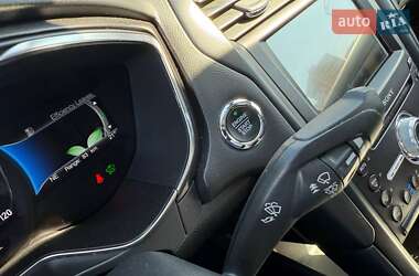 Седан Ford Fusion 2017 в 
