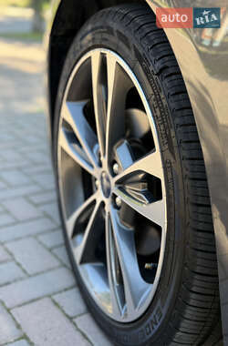 Седан Ford Fusion 2020 в 