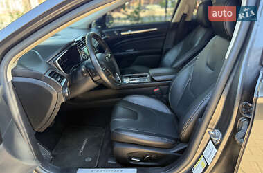 Седан Ford Fusion 2020 в 
