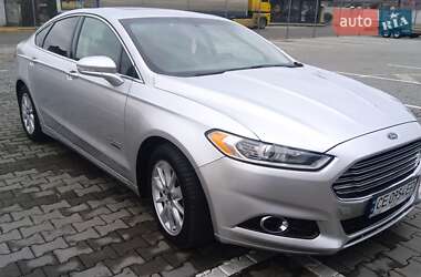 Седан Ford Fusion 2016 в 