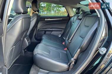Седан Ford Fusion 2019 в 