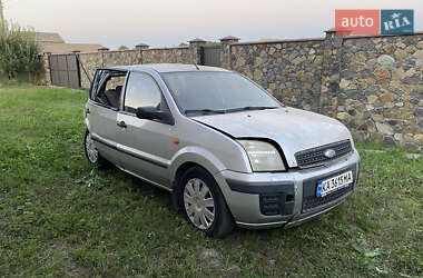 Хэтчбек Ford Fusion 2004 в 