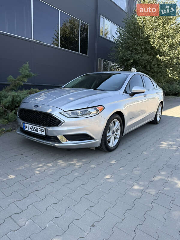 Седан Ford Fusion 2017 в 