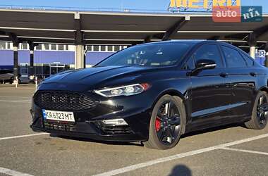 Седан Ford Fusion 2017 в 