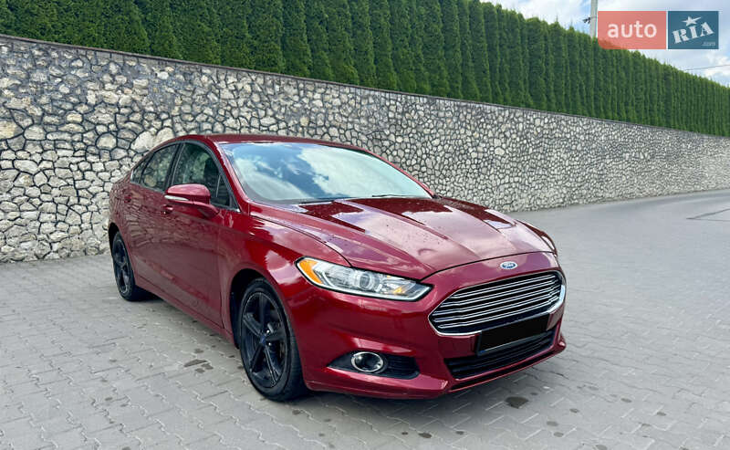 Седан Ford Fusion 2015 в Волочиске
