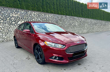Седан Ford Fusion 2015 в 