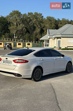 Седан Ford Fusion 2014 в 