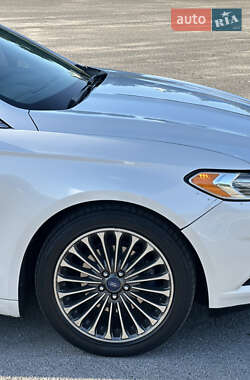 Седан Ford Fusion 2014 в 