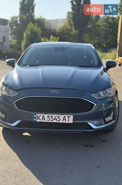 Седан Ford Fusion 2018 в 
