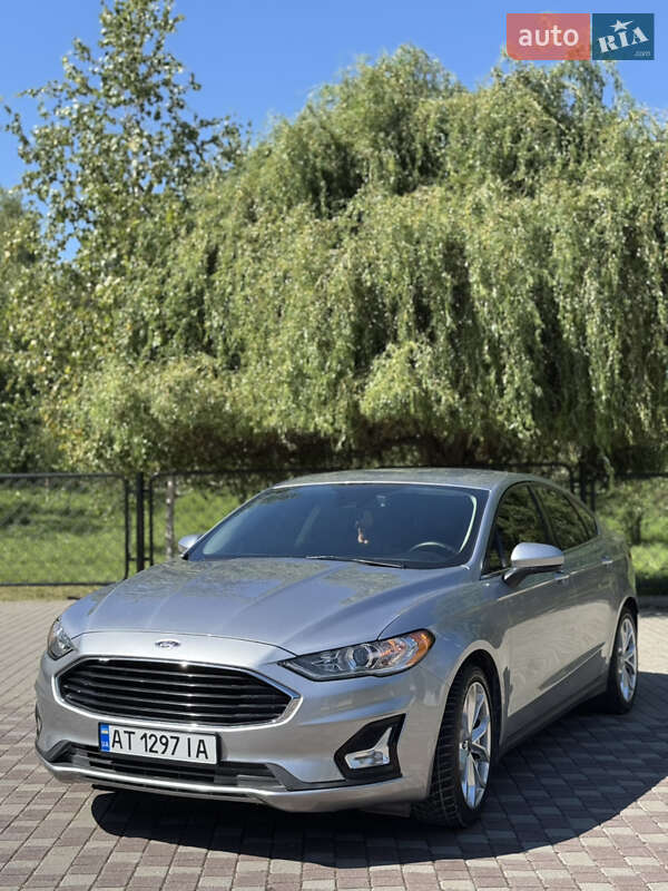 Седан Ford Fusion 2020 в 
