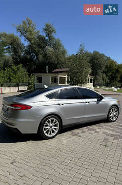 Седан Ford Fusion 2020 в 
