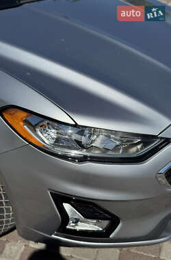 Седан Ford Fusion 2020 в 