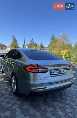 Седан Ford Fusion 2020 в 