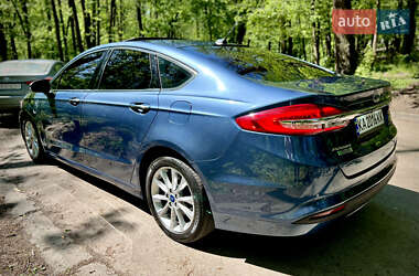 Седан Ford Fusion 2018 в 