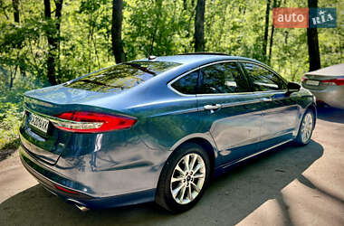 Седан Ford Fusion 2018 в 