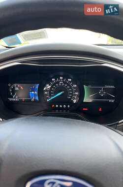 Седан Ford Fusion 2019 в 