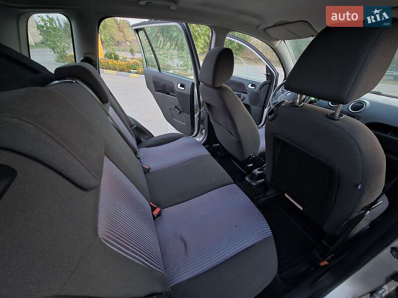 Хэтчбек Ford Fusion 2006 в Луцке фото 26 Хэтчбек Ford Fusion 2006 в Луцке