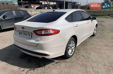 Седан Ford Fusion 2016 в 