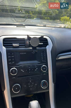 Седан Ford Fusion 2012 в 