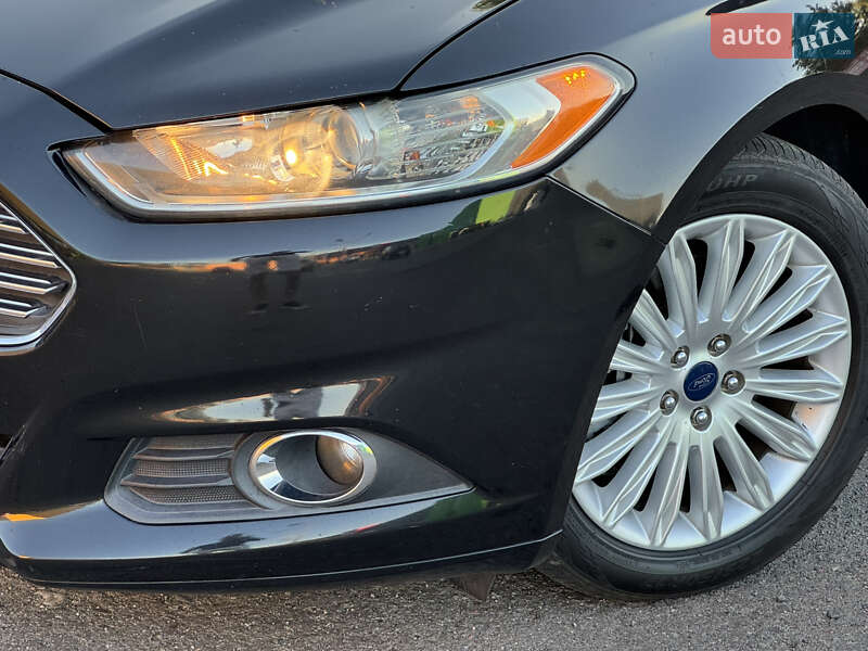 Седан Ford Fusion 2015 в Києві