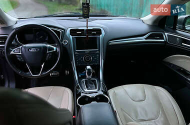 Седан Ford Fusion 2014 в 