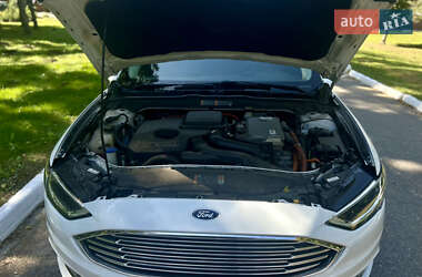 Седан Ford Fusion 2017 в 