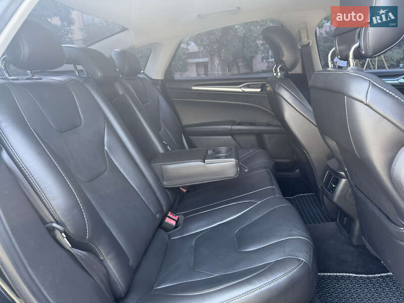 Седан Ford Fusion 2013 в Каменском