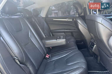 Седан Ford Fusion 2013 в 
