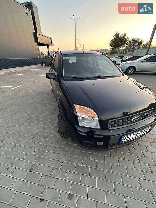 Хэтчбек Ford Fusion 2007 в 