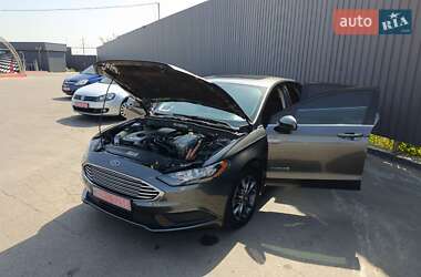 Седан Ford Fusion 2017 в 