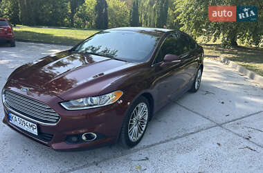 Седан Ford Fusion 2015 в Каневі