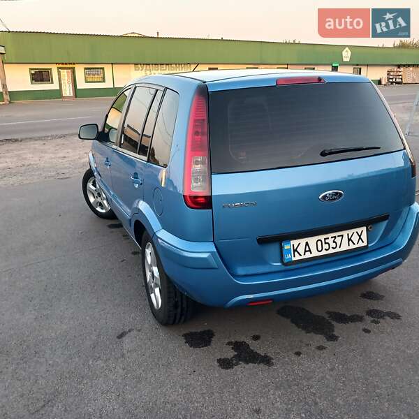 Хетчбек Ford Fusion 2010 в Димері