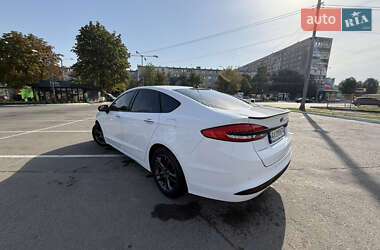 Седан Ford Fusion 2017 в 