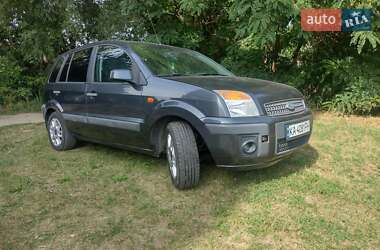 Хэтчбек Ford Fusion 2008 в 