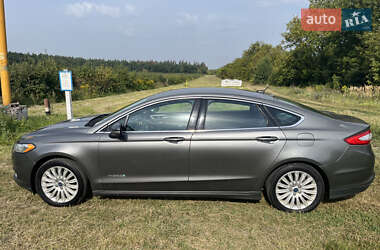 Седан Ford Fusion 2012 в 