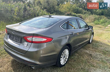 Седан Ford Fusion 2012 в 