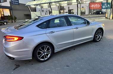 Седан Ford Fusion 2017 в 