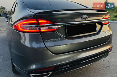 Седан Ford Fusion 2017 в 