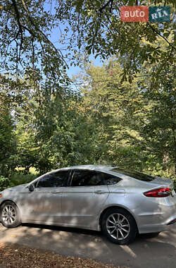 Седан Ford Fusion 2018 в 