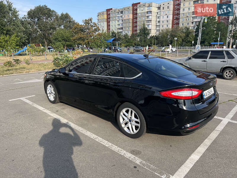Седан Ford Fusion 2015 в Києві