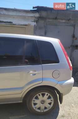 Хэтчбек Ford Fusion 2009 в 