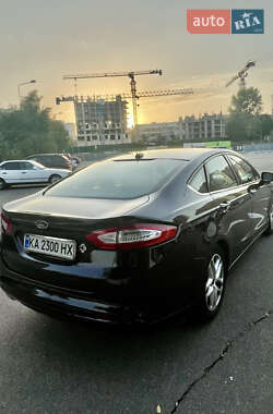 Седан Ford Fusion 2016 в 