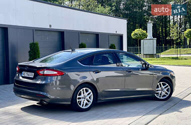 Седан Ford Fusion 2015 в 
