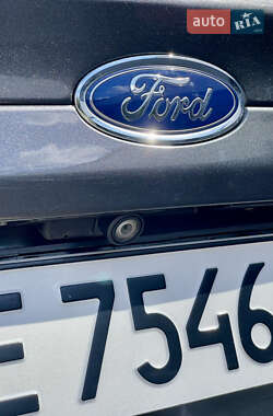 Седан Ford Fusion 2015 в 