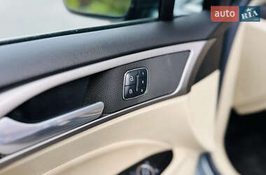 Седан Ford Fusion 2015 в 