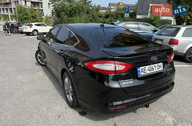 Седан Ford Fusion 2015 в 