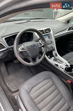 Седан Ford Fusion 2014 в 